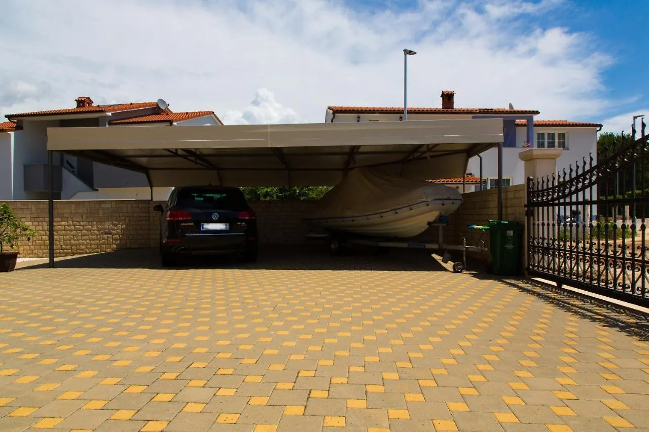 Apartments Natasa Murage 0*,